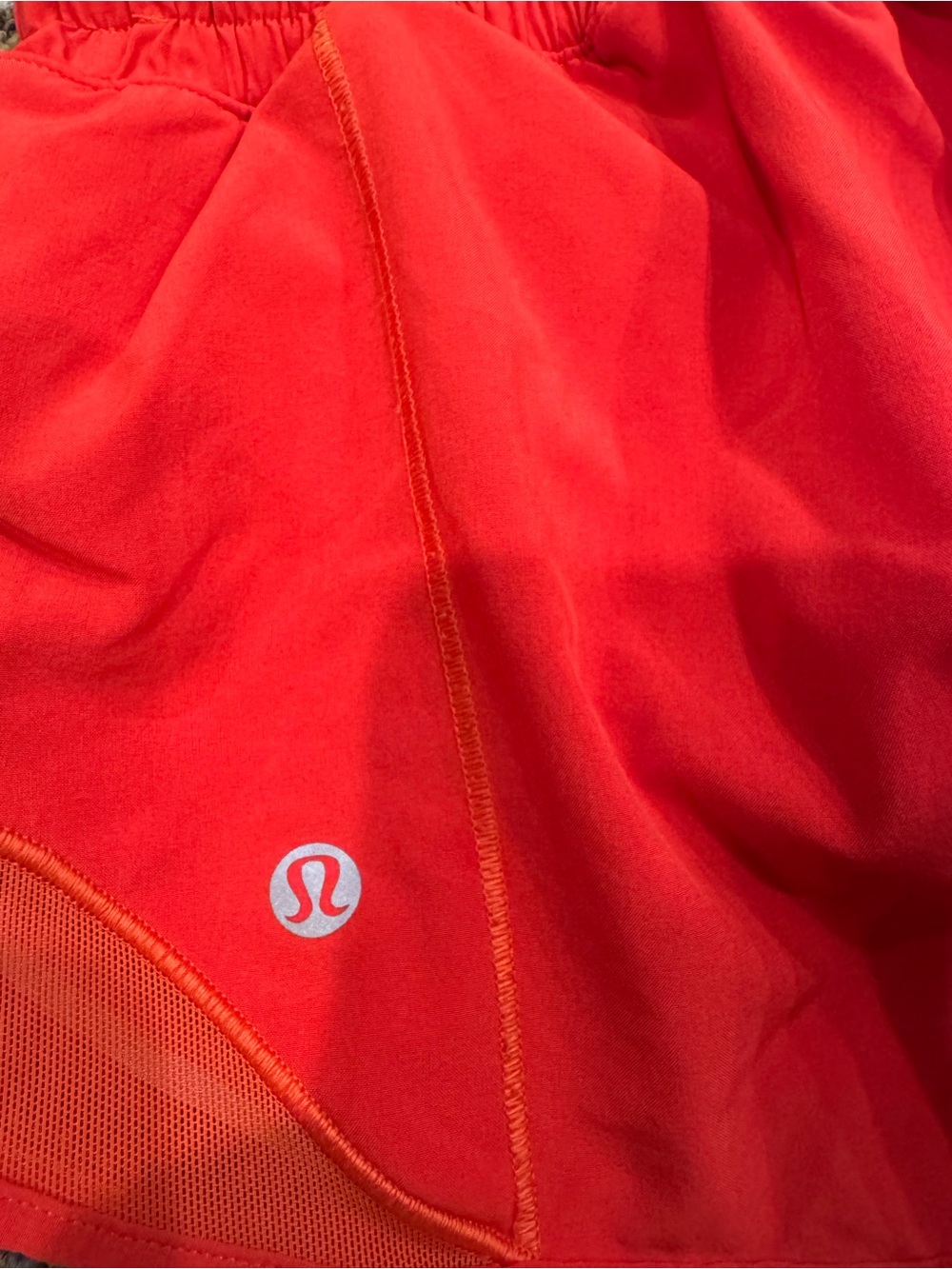Lululemon Women Red Hotty Hot Low-Rise Lined Short 2.5” - Picture 8 of 8